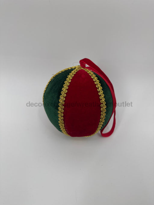 5’’ Red And Green Velvet Ornament 4531071 Attachment