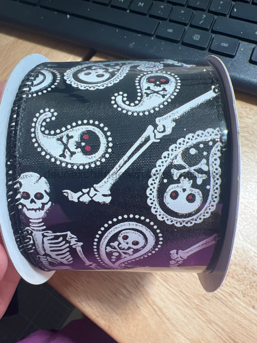 Blk Stn/Wht Skull Paisley 2.5’’X10Y 51513-40-21 Ribbon