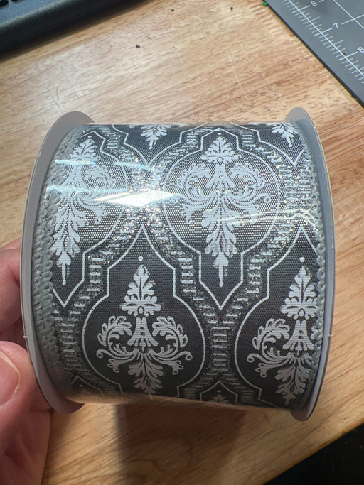 Dk Gry Stn/Demsk Quatrefoil 2.5’’X10Y 73556-40-16 Ribbon