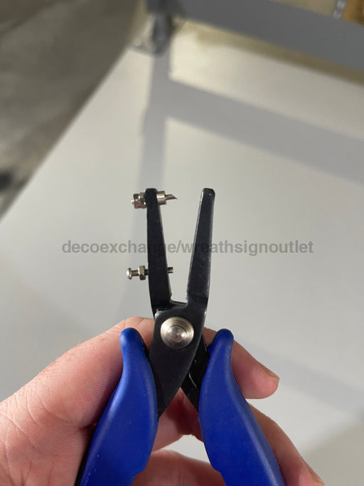 Handheld Metal Hole Punch DECOE-024 - DecoExchange
