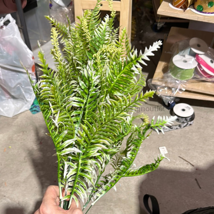 Plastic Large Mix Fern Bush Cream 18 Stems 6 Dozen 57202 Greenery