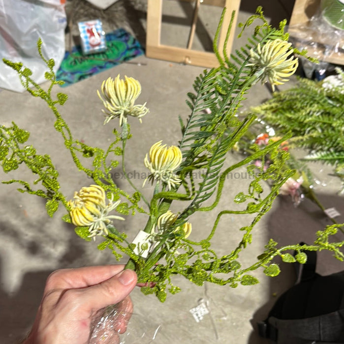 Thistle Mix Spray Yellow 89493 Greenery